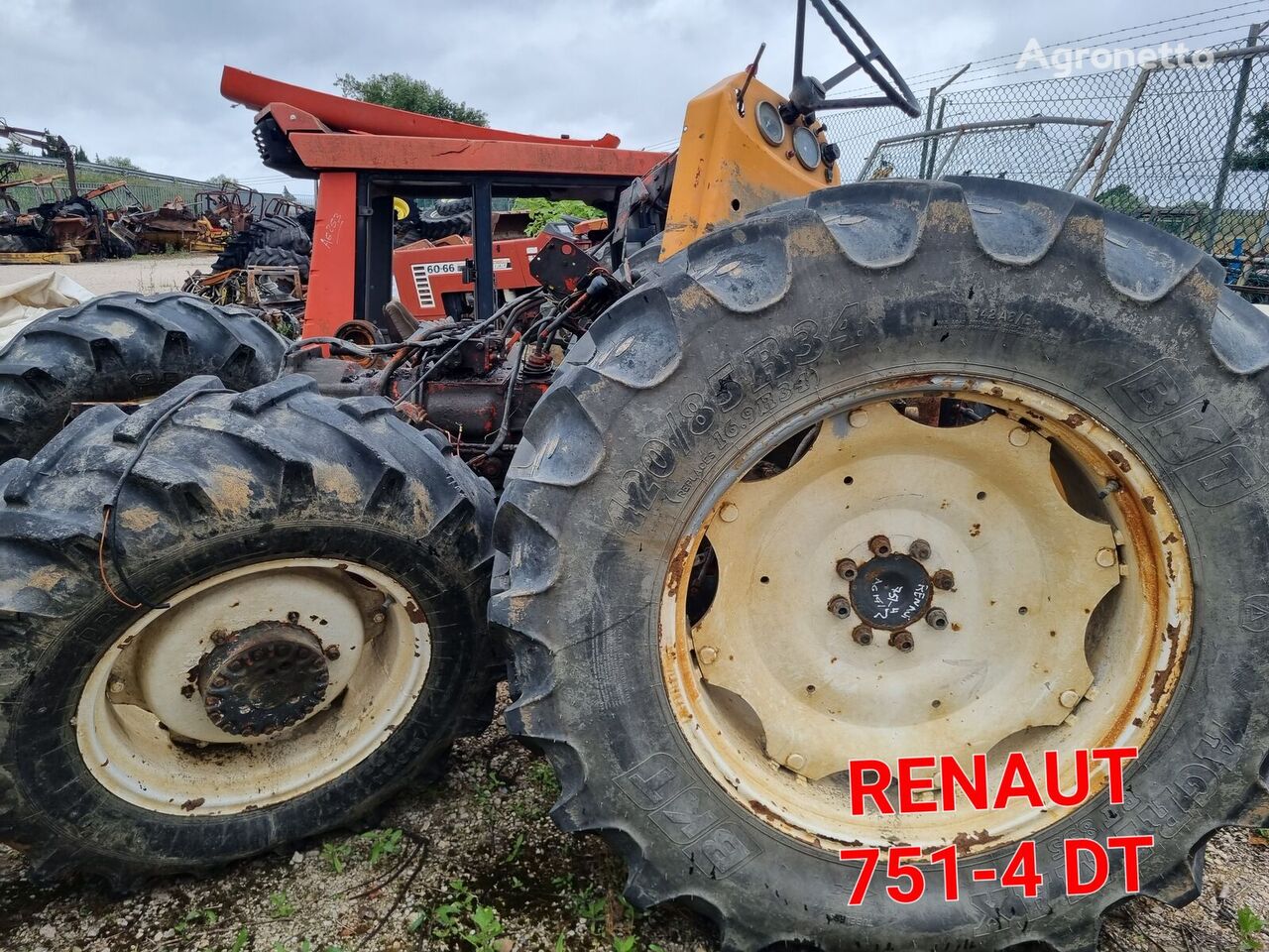 трактор колесный Renault 751-4 PARA PEÇAS по запчастям