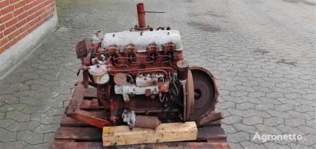 двигатель Perkins O.E. 138 для зерноуборочного комбайна Dronningborg D900
