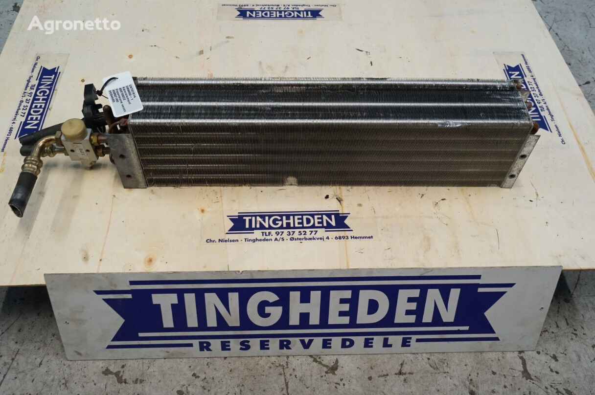 радиатор кондиционера для зерноуборочного комбайна Dronningborg D9000